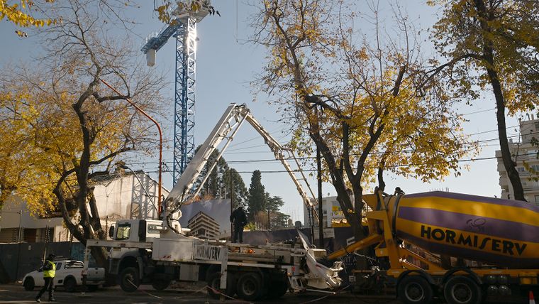 La Municipalidad de Capital estableció un nuevo Código Urbano y de Edificación que regula las construcciones en el municipio.