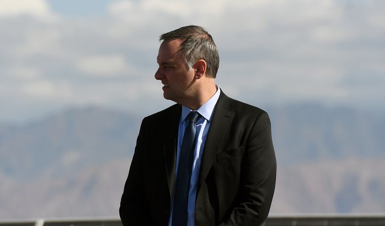 Manuel Adorni fue duramente criticado por el intendente de la Ciudad de Mendoza. Manuel Adorni fue duramente criticado por el intendente de la Ciudad de Mendoza.