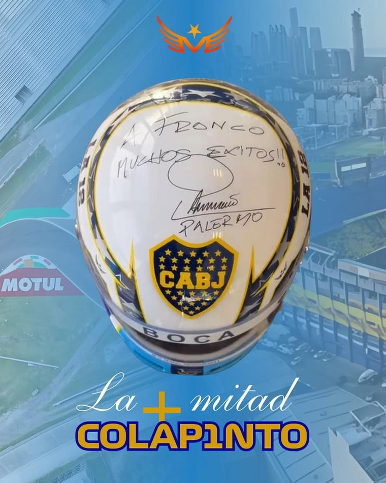 Así quedó el casco de Boca con la firma de Palermo que le regalaron a Colapinto (@manudesigns). Así quedó el casco de Boca con la firma de Palermo que le regalaron a Colapinto (@manudesigns).