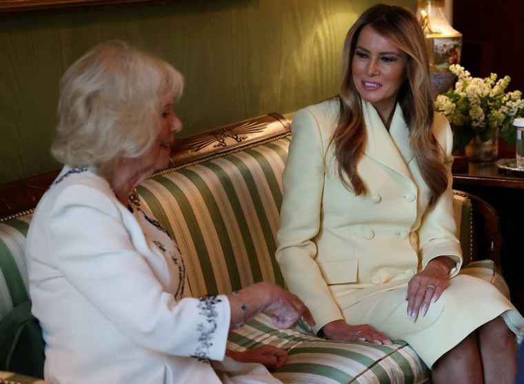 La reina Camila junto con Melania Trump. La reina Camila junto con Melania Trump.