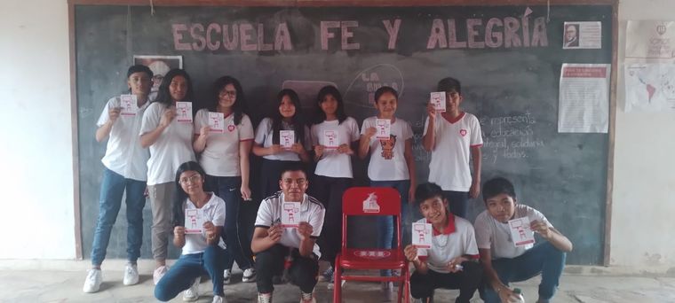 Todas las personas tienen derecho a aprender y a ocupar su silla en el aula Seamos parte del desafío para hacer lugar a cada uno y a cada una. Foto: Fe y Alegría.