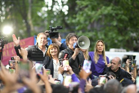 Javier Milei en Tres de Febrero junto a Patricia Bullrich, Diego Santilli y Karen Reichardt.