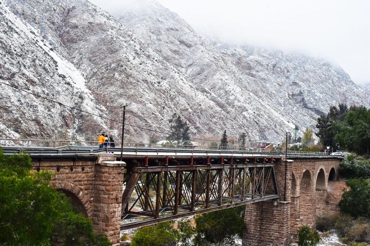 El pueblo mendocino ofrece termas, gastronomía y actividades al aire libre para hacer en vacaciones de invierno. El pueblo mendocino ofrece termas, gastronomía y actividades al aire libre para hacer en vacaciones de invierno.