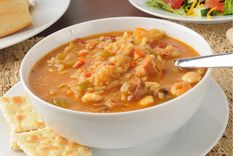 Arroz caldoso con pollo Una receta clásica para sorprender a tu familia. Foto: Shutterstock