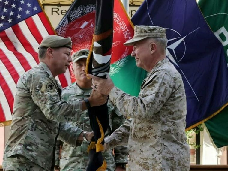 El general de las fuerzas estadounidenses en Afganistán transfirió el mando en señal de la retirada. Foto: France 24
