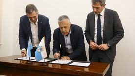 El administrador general de Vialidad Nacional, Marcelo Campoy; el gobernador, Alfredo Cornejo; y el secretario de Transporte, Luis Pierrini.