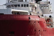 rescatan a 59 migrantes a la deriva en el mar mediterraneo