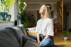 Empujados a continuar sin pausa, elegir la resonancia es un acto consciente de rebeldía.