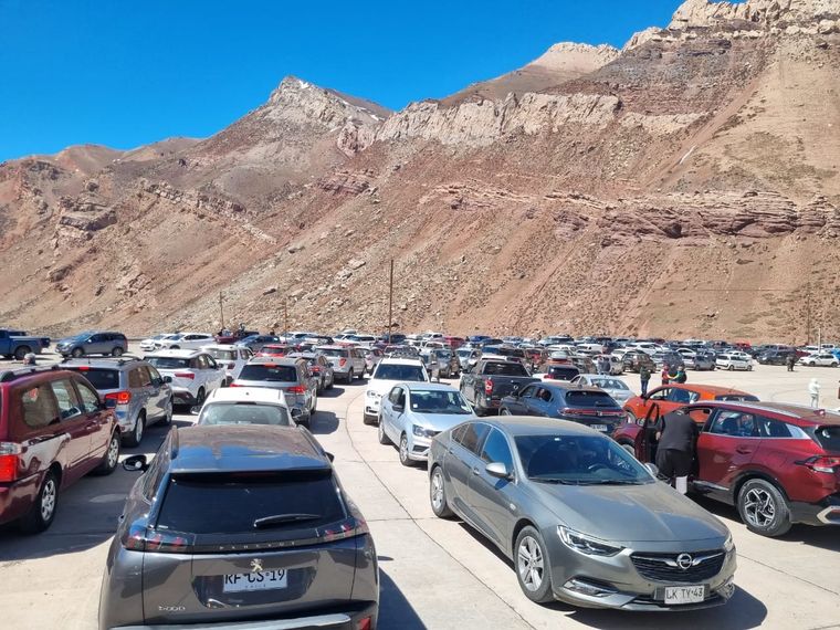Más de 20 mil chilenos ingresaron a Mendoza desde el jueves y el Paso cerró el día sábado hasta hoy que hubo una apertura transitoria Foto: MDZ