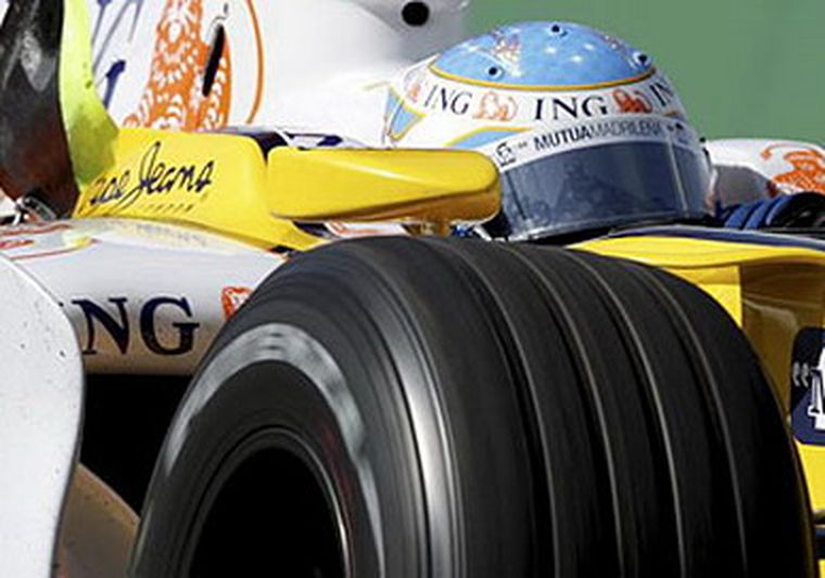 Alonso defendió su decisión de estar en Renault.