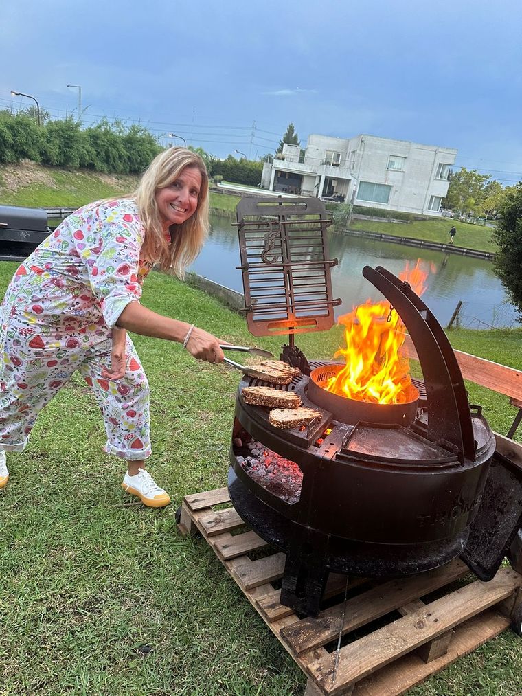 Caro Poccard, en plena faena. Aprendé a hacer su carbonada, en esta nota. Foto: Gentileza