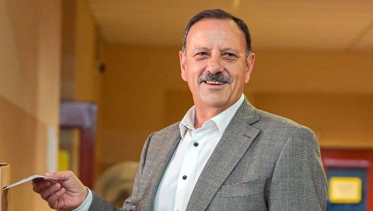 El gobernador de La Rioja, Ricardo Quintela, intentó persuadir a la expresidenta Cristina Fernández de Kirchner de bajarse de la carrera por la conducción del PJ. Foto: Facebook Ricardo Quintela