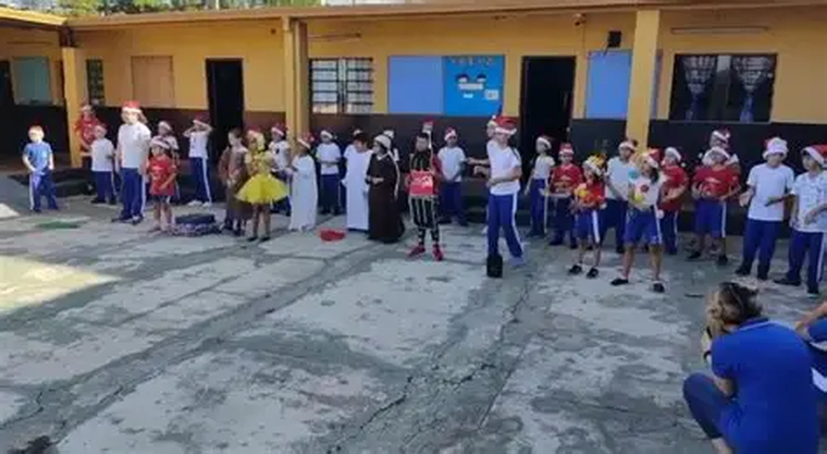 Al subsidiar estas escuelas, el Estado no solo promueve la diversidad de proyectos educativos, sino que también busca hacer efectiva la libertad de elección para familias.