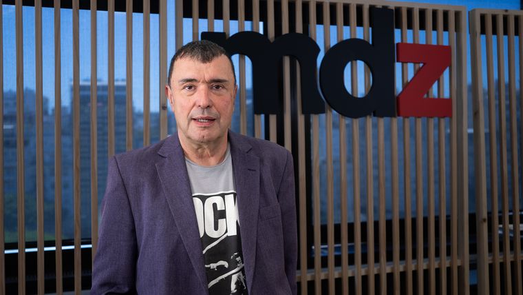 Atilio Costa Febre comenzó a relatar a River en 1991 para Radio del Plata.