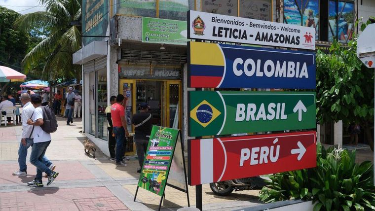 La triple frontera entre Colombia, Brasil y Perú converge en el río Amazonas.