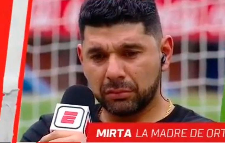 Ortigoza, completamente emocionado al anunciar su retiro de San Lorenzo.