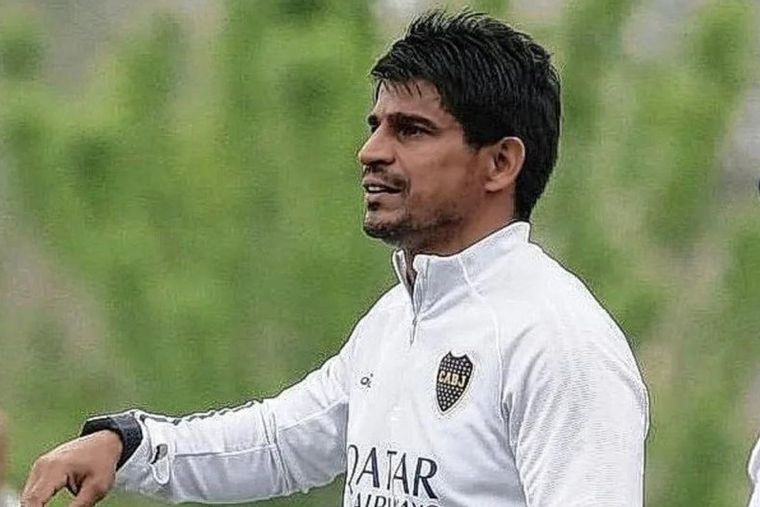Ibarra enfrenta su primer problema como entrenador de Boca.