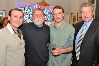 MDZol | Pablo Ibarra, el artista plástico Carlos Petricorena, su hijo Hernán Petricorena y Emilio T. Ruiz, amigo de la familia. Foto: Mathías Guijarro/ Mediamza.com