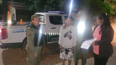 El momento en que el adolescente fue entregado a su familia en Villa Atuel. El momento en que el adolescente fue entregado a su familia en Villa Atuel.
