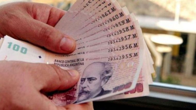 Verificar billetes es sencillo con la cámara del celular. Verificar billetes es sencillo con la cámara del celular.