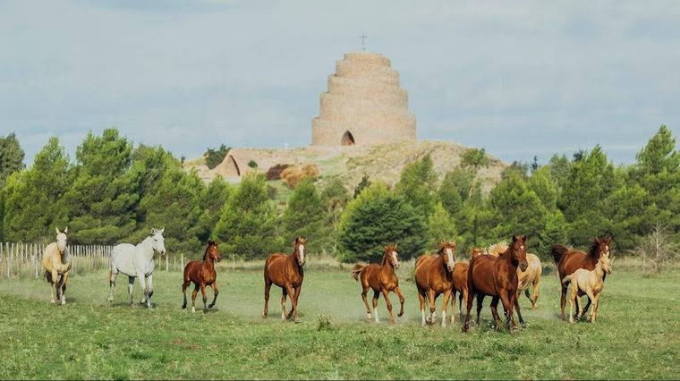 La provincia de Buenos Aires esconde rincones poco transitados que invitan a combinar historia, naturaleza y cultura en entornos únicos.