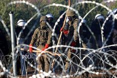 La frontera entre Polonia y Bielorrusia está militarizada y será cerrada. Foto: Efe.