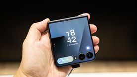 Las imágenes filtradas del Samsung Galaxy Z Flip8 confirman un diseño más delgado y refinado para el lanzamiento de julio. Las imágenes filtradas del Samsung Galaxy Z Flip8 confirman un diseño más delgado y refinado para el lanzamiento de julio.