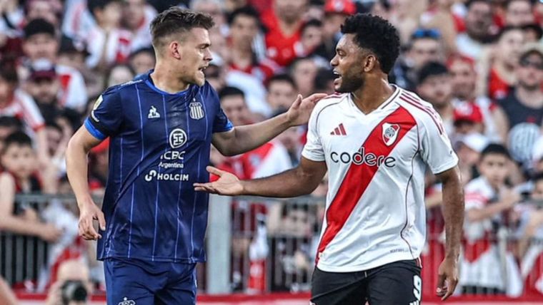 Girotti le explica a Borja su fesjejo. Foto: @dataref_ar