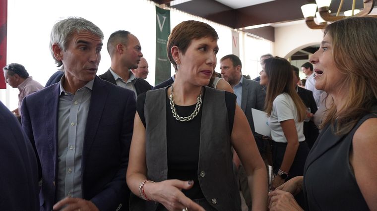 El sindicato petrolero cruz&oacute; a Jimena Latorre