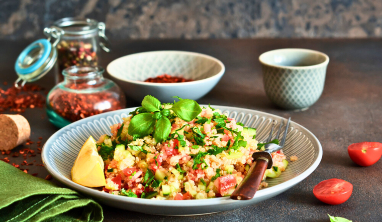 Cómo hacer tabulé con pepino, tomate y menta: receta fácil y deliciosa Foto: Shutterstock