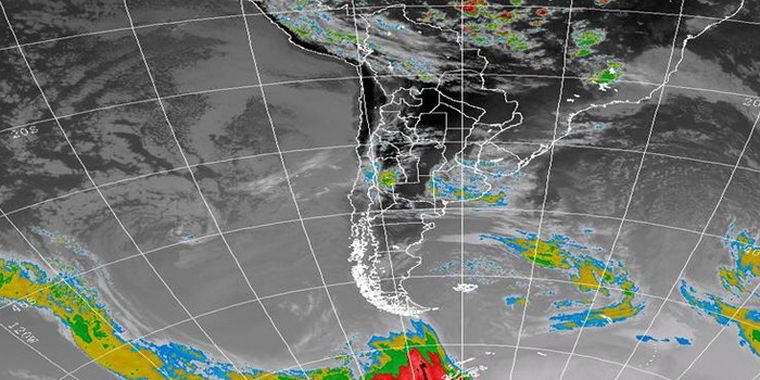 Imagen satelital del Servicio Meteorológico Nacional de las 19.