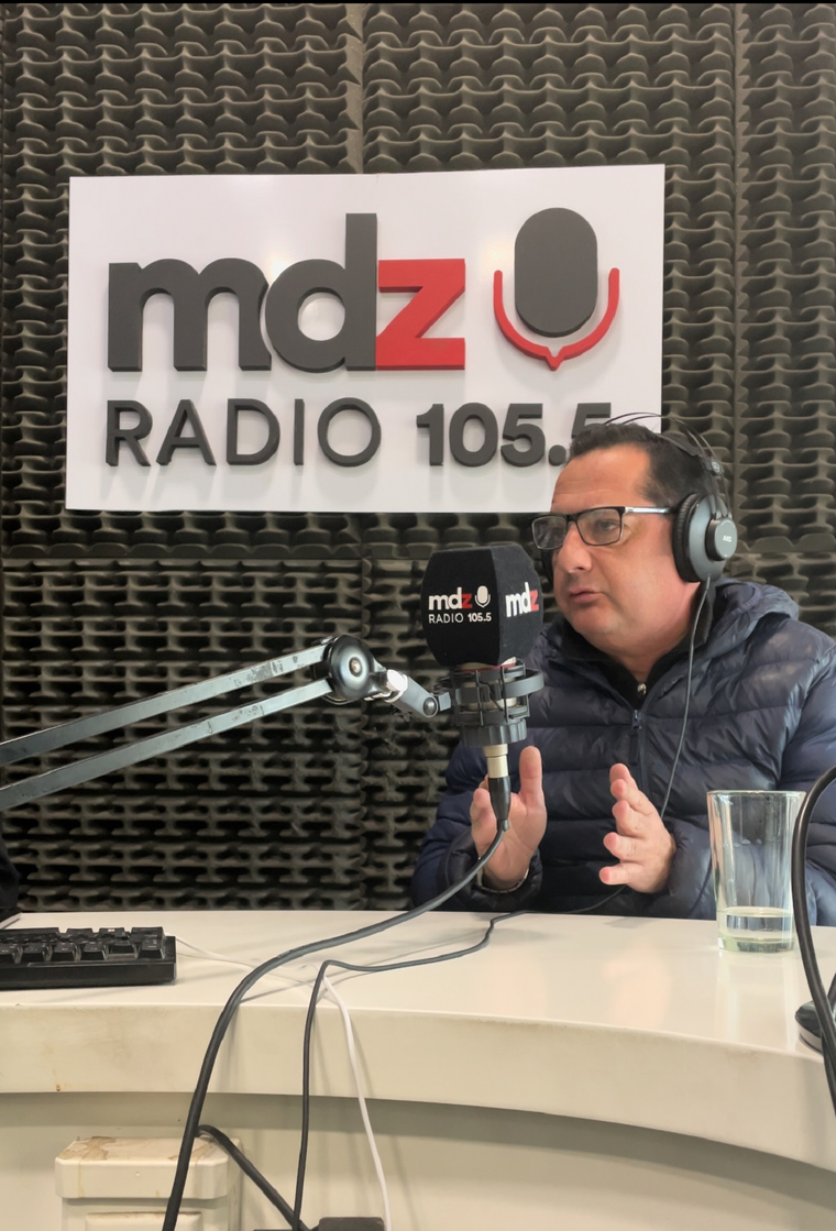 Armando López, Lic en Historia, egresado de la UNCuyo, docente de nivel medio y autor de tres libros.