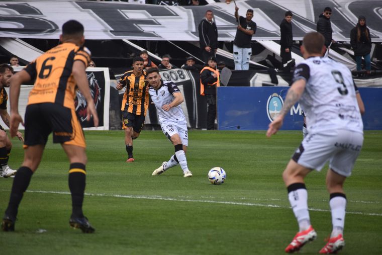 Gimnasia consiguió una victoria clave para subirse a la cima de su zona en la Primera Nacional. Foto: Prensa Gimnasia Gimnasia consiguió una victoria clave para subirse a la cima de su zona en la Primera Nacional. Foto: Prensa Gimnasia