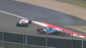 El choque entre Franco Colapinto y Esteban Ocon en Shanghái terminó con ambos autos haciendo un trompo. El choque entre Franco Colapinto y Esteban Ocon en Shanghái terminó con ambos autos haciendo un trompo.