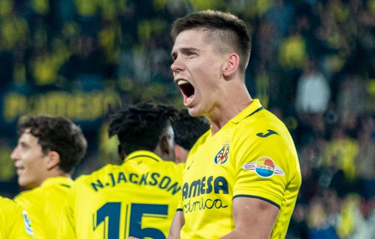 Juan Foyth Foyth convirtió el gol del triunfo de Villarreal en su regreso tras ganar la Copa del Mundo. Foto: Villarreal