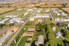 Este entramado industrial actúa como un verdadero motor económico: impulsa el comercio, los servicios, el transporte, la logística y la construcción.