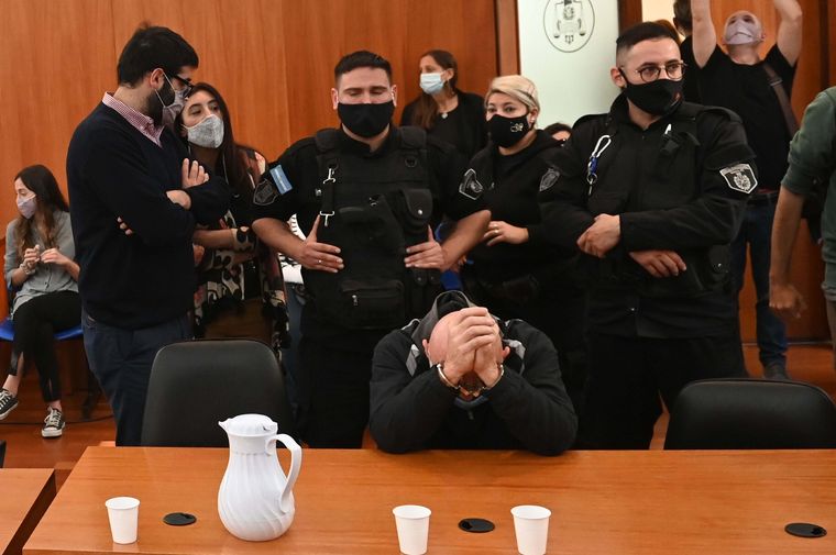 Racco a la hora de escuchar la condena a 26 años de prisión Foto: Telam