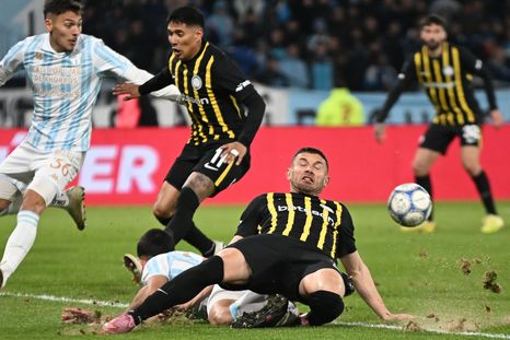 Atlético Tucumán se burló de Racing tras vencerlo en Avellaneda.