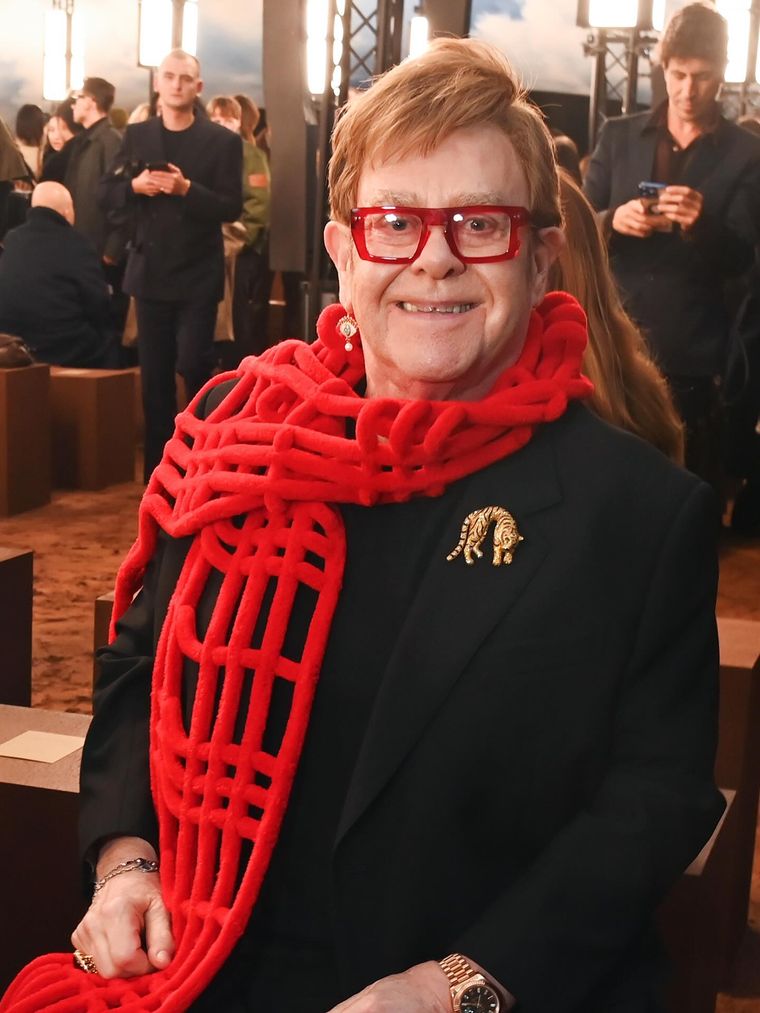 Elton John aseguró que su enfermedad lo motiva aún más a trabajar por su Fundación contra el Sida. Elton John aseguró que su enfermedad lo motiva aún más a trabajar por su Fundación contra el Sida.