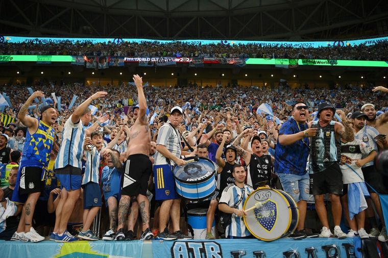 Algunos barrabravas no podrán ir a alentar a Argentina. Foto: Twitter