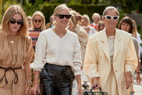 Simple, fresca y única: así es la última camisa de encaje de Zara