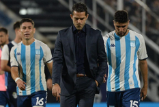 Gago, cabizbajo tras la derrota de Racing en La Plata Gago, cabizbajo tras la derrota de Racing en La Plata