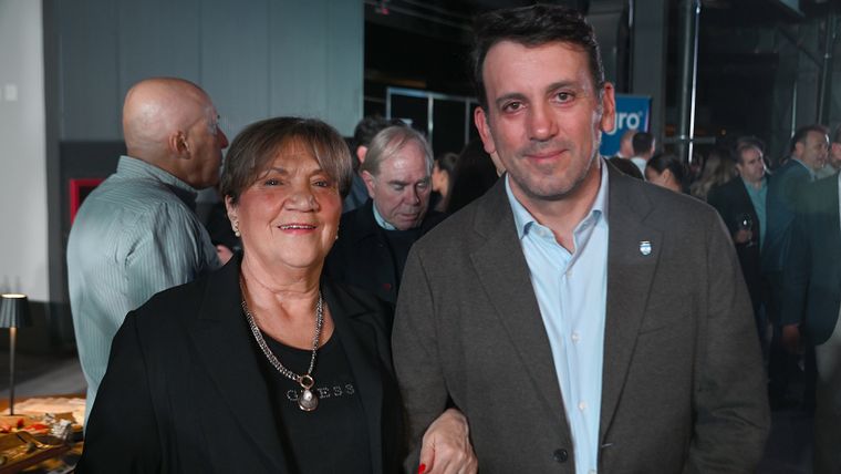 Gloria Magnaghi junto a Tadeo García Zalazar. Gloria Magnaghi junto a Tadeo García Zalazar.