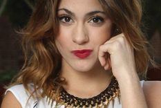 como maneja tini stoessel el avance de los chicos