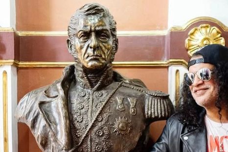 Slash es un fan más de San Martin. / @slash Slash es un fan más de San Martin. / @slash