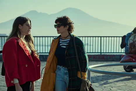 La miniserie de Netflix adapta la novela homónima de Elena Ferrante y está protagonizada por Giordana Marengo y Valeria Golino.
