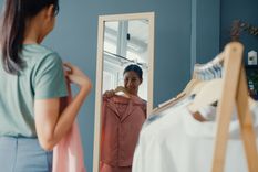 Con el cambio de estación, las tiendas de ropa ya promocionan la tendencia en moda de la primavera Foto: shutterstock