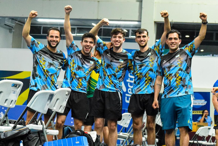 Con presencia mendocina, Argentina se colgó la medalla de plata por equipos. Foto: FATM