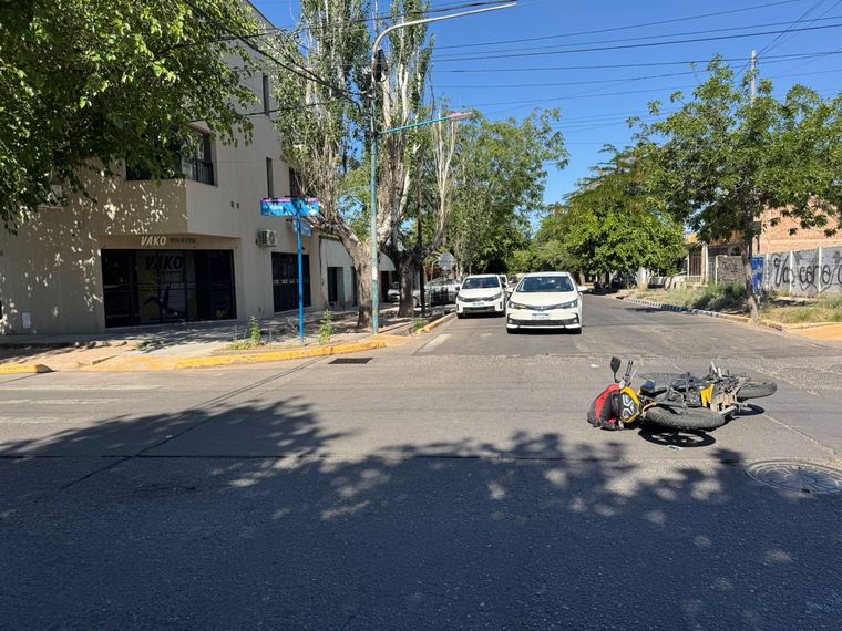 La escena del accidente en calles Italia e Ituzaingó.&nbsp;