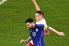 Piotr Zielinski El volante polaco aseguró que estuvo a punto de pedirles a los argentinos que bajen el ritmo. Foto: EFE